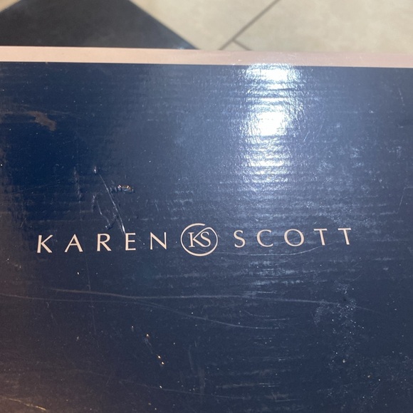 Karen Scott size 9.5 Heels 3.5 inches New With Tags - Picture 7 of 10